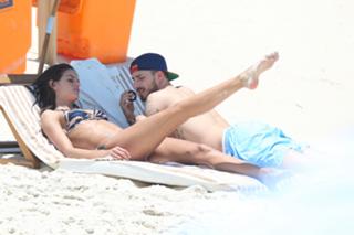 Izabel Goulart feet photo thumbnail