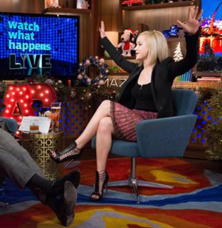 Jennifer Lawrence feet photo thumbnail