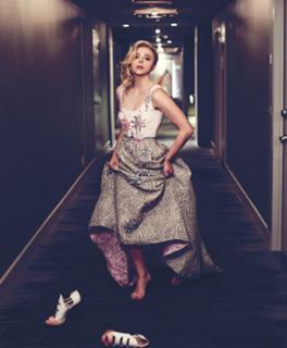 Chloë Grace Moretz feet photo thumbnail