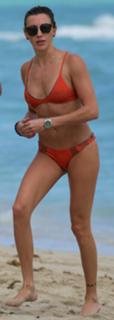 Katie Cassidy feet photo thumbnail