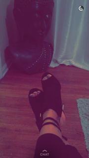 Vida Guerra feet photo thumbnail