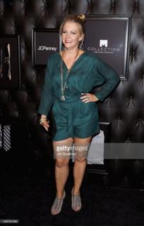 Melissa Joan Hart feet photo thumbnail