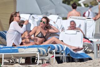 Katie Cassidy feet photo thumbnail