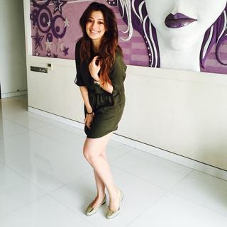 Raai Laxmi feet photo thumbnail