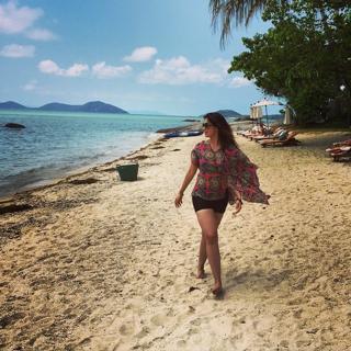 Raai Laxmi feet photo thumbnail