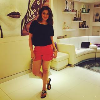Raai Laxmi feet photo thumbnail