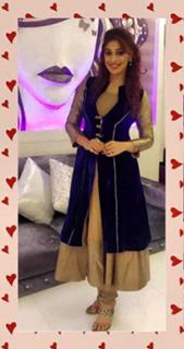 Raai Laxmi feet photo thumbnail