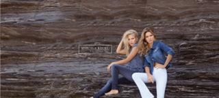 Luisana Lopilato feet photo thumbnail