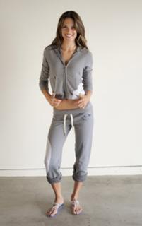 Alessandra Ambrosio feet photo thumbnail