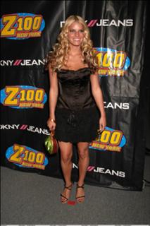 Jessica Simpson feet photo 4