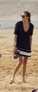 Katie Cassidy feet photo thumbnail