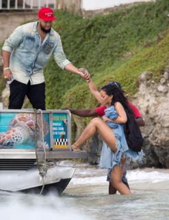 Rihanna feet photo thumbnail