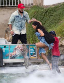 Rihanna feet photo thumbnail
