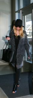Charlotte McKinney feet photo thumbnail