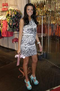 Michelle Keegan feet photo thumbnail