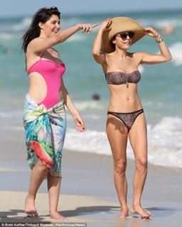 Bethenny Frankel feet photo thumbnail