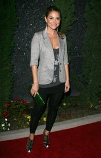 Maria Menounos feet photo thumbnail