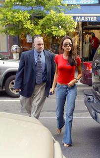 Victoria Beckham feet photo thumbnail