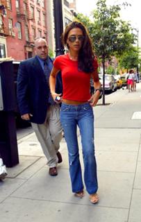 Victoria Beckham feet photo thumbnail