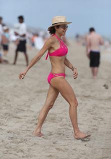 Bethenny Frankel feet photo thumbnail