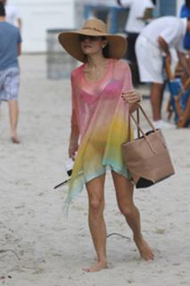 Bethenny Frankel feet photo thumbnail