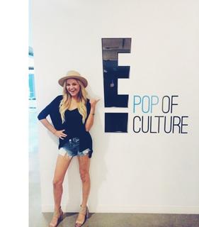 Kelsea Ballerini feet photo thumbnail