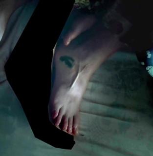 Kristen Stewart feet photo thumbnail