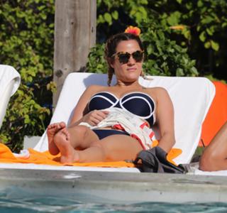 Caroline Flack feet photo thumbnail