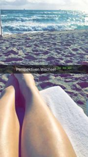 Lena Meyer-Landrut feet photo thumbnail