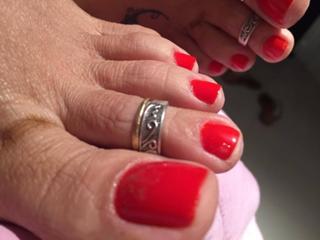 Karin Klemp feet photo thumbnail