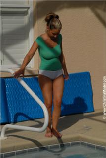 Christina Model feet photo thumbnail