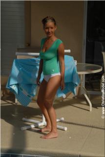 Christina Model feet photo thumbnail