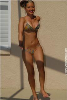 Christina Model feet photo thumbnail