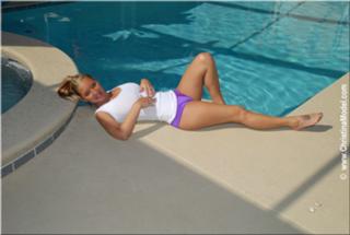 Christina Model feet photo thumbnail