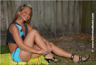 Christina Model feet photo thumbnail
