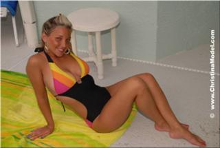 Christina Model feet photo thumbnail