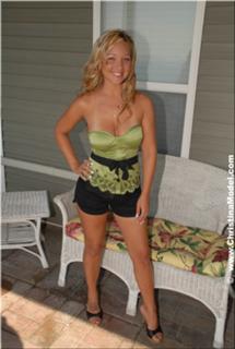Christina Model feet photo thumbnail
