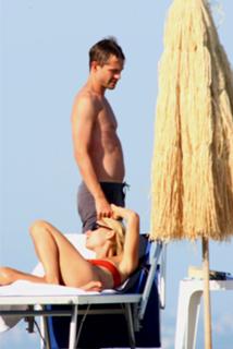 Claire Danes feet photo thumbnail