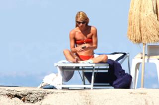 Claire Danes feet photo thumbnail