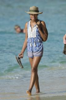 Naomie Harris feet photo thumbnail