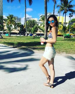 Lena Meyer-Landrut feet photo thumbnail