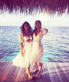 Sonam Kapoor feet photo thumbnail