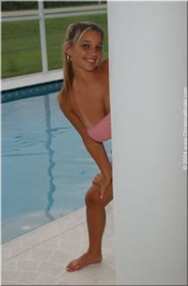Christina Model feet photo thumbnail