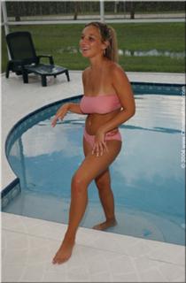 Christina Model feet photo thumbnail