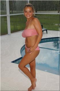 Christina Model feet photo thumbnail