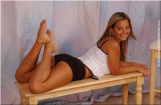 Christina Model feet photo thumbnail