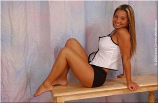 Christina Model feet photo thumbnail