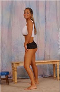 Christina Model feet photo thumbnail