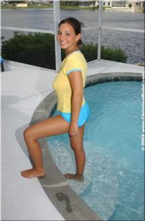 Christina Model feet photo thumbnail