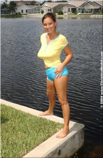 Christina Model feet photo thumbnail